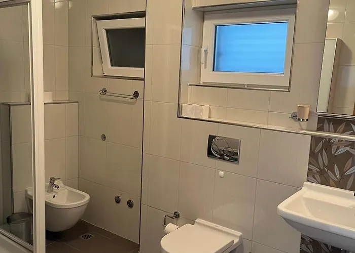 Kroatien Adria Riviera Mit 3 Schlafzimmer *