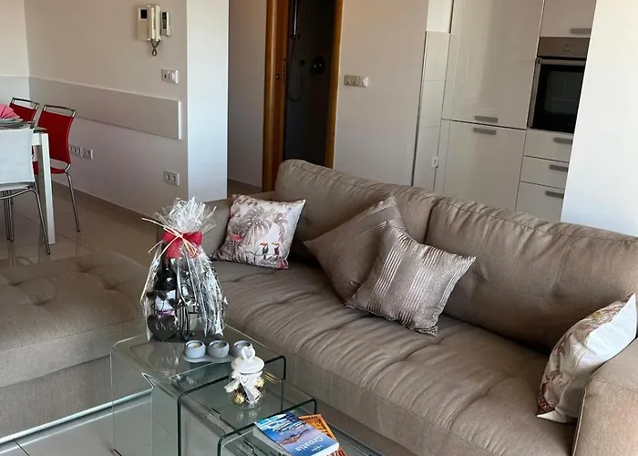 Kroatien Adria Riviera Mit 3 Schlafzimmer Apartment *